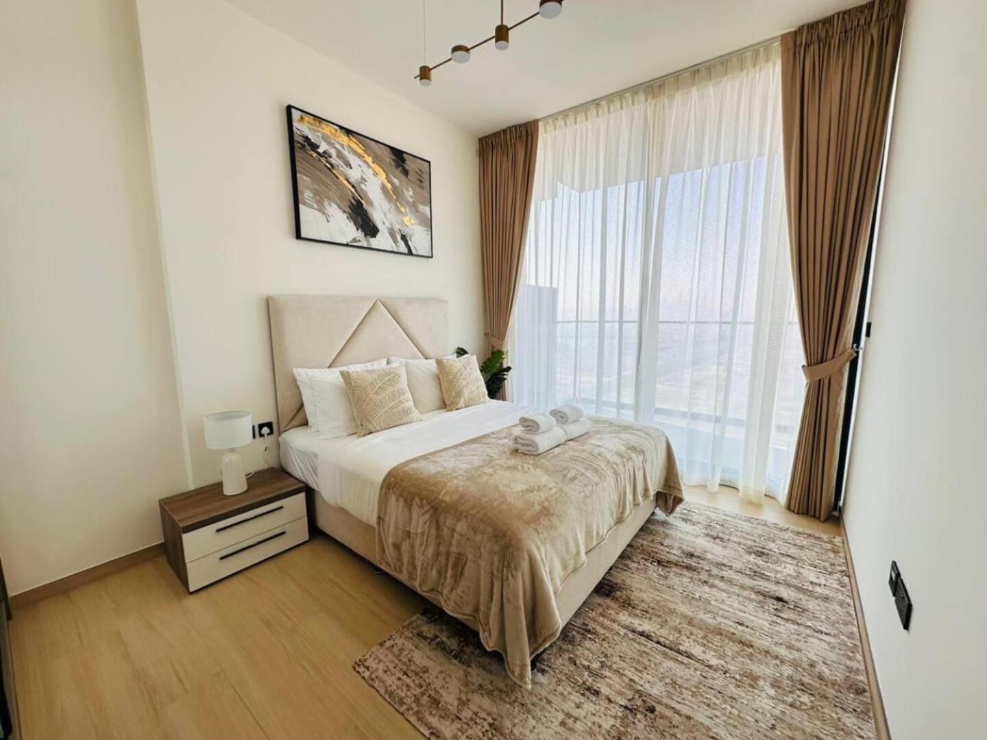 Stunning Brand New 1 Bedroom